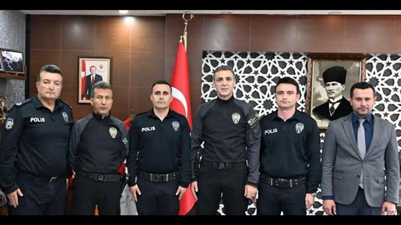 Kayseri Emniyet Müdürü Atanur Aydın'dan örnek davranış gösteren polislere teşekkür