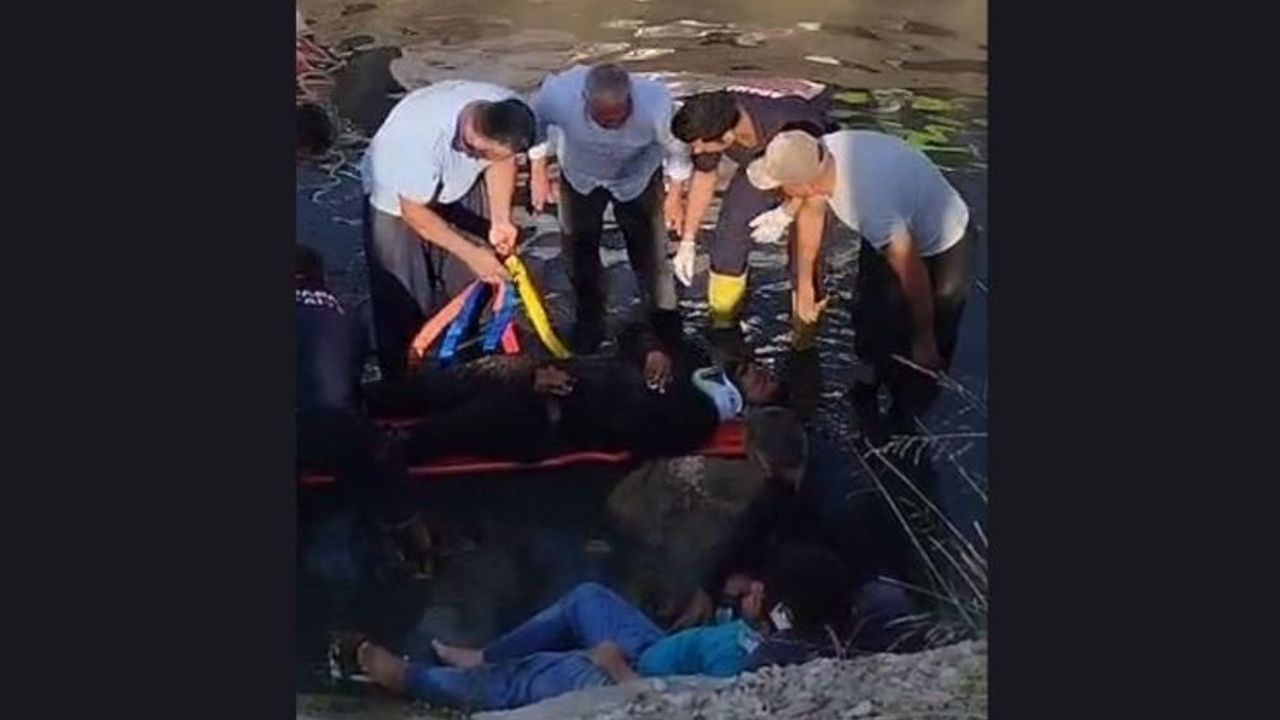 Motosiklet sulama kanalına düştü: 2 yaralı