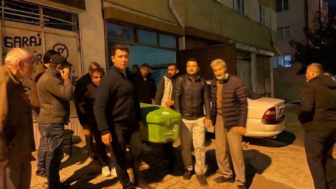 Eşinden haber alamadı, evinin garajına inince ölüsünü gördü!