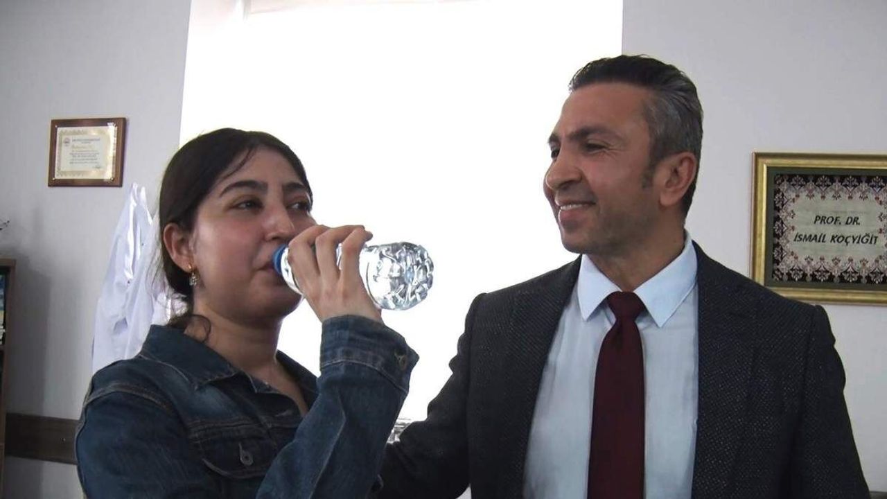Kayseri'de anne kızına umut oldu: Kübra annesinin böbreğiyle yaşama tutundu!