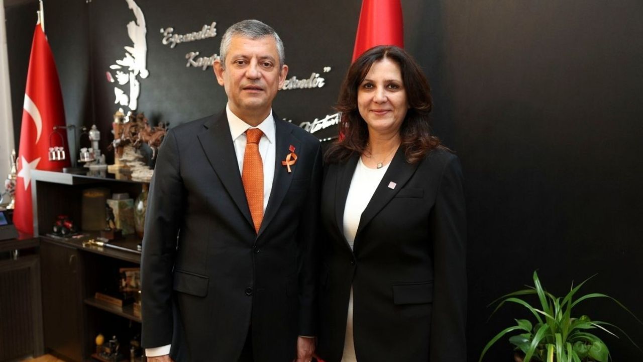 Kayseri İl Başkanı Ümit Özer’den gazetecilere yönelik baskılara tepki