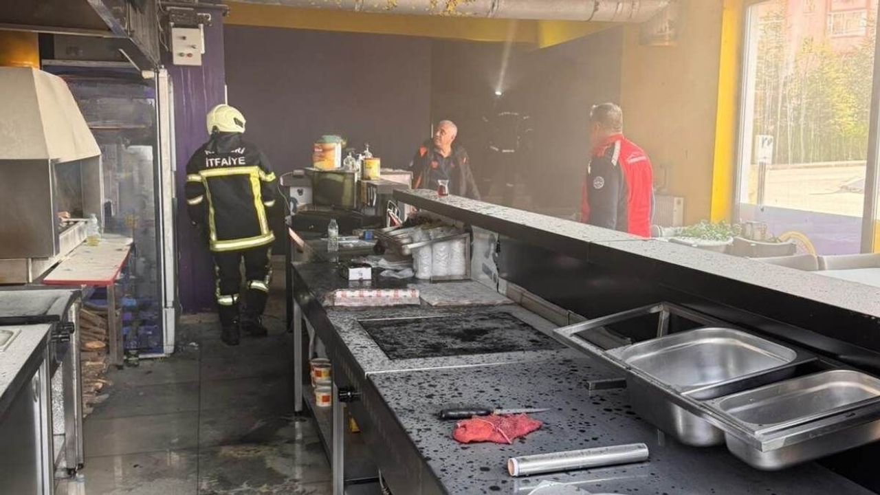 Kayseri'de döner dükkanında bacadan alevler çıktı!