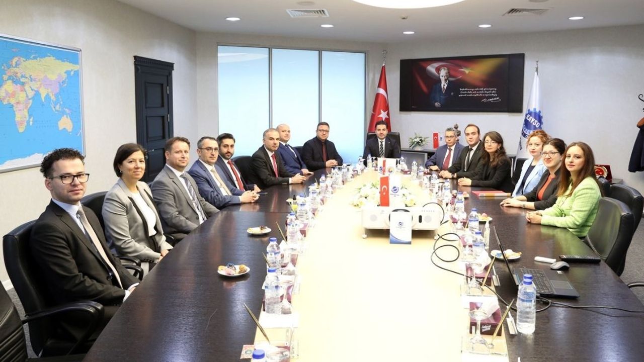 Kayseri’de ticaret müşavirlerinden sanayicilere ihracat tüyoları