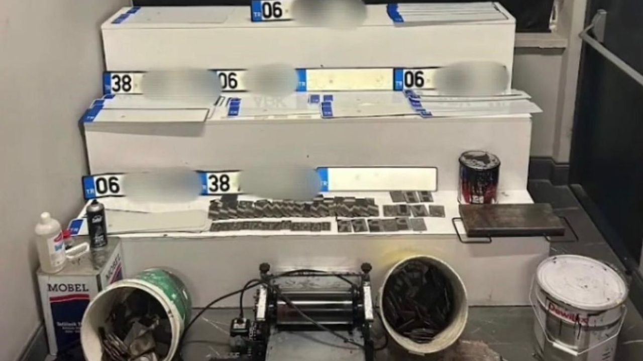 Kayseri’de Sahte Plaka üretenler yakalandı!