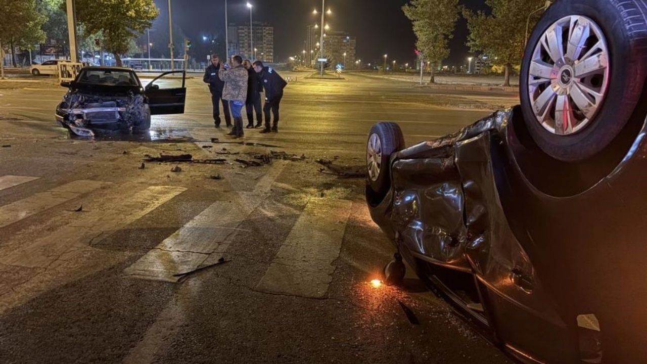 Kayseri Keykubat’ta kaza: Biri takla attı iki araba pert oldu