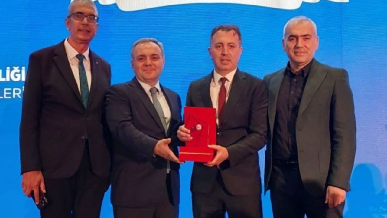 Kayseri'de 'Üstün Başarılı Genç Bilim İnsanı' seçilen akademisyenden yeni başarı!