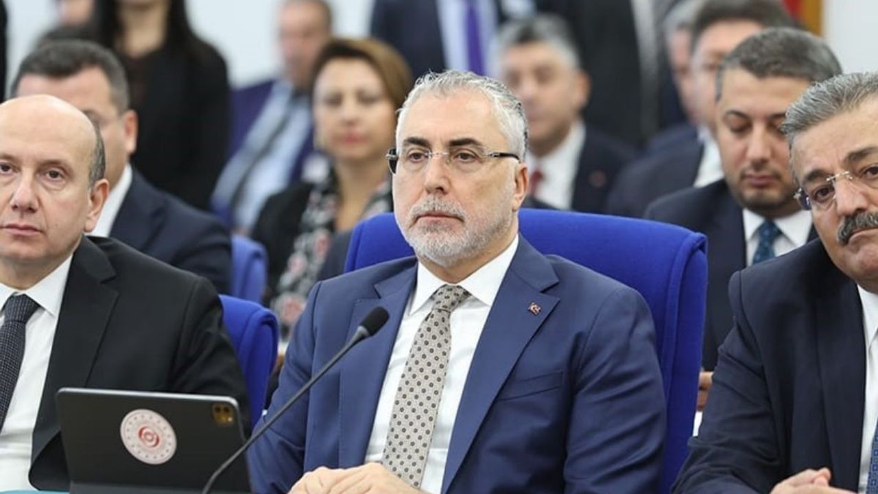 Bakan Işıkhan açıkladı: İşsizlik düşüyor, istihdam rekor seviyelere ulaşıyor!