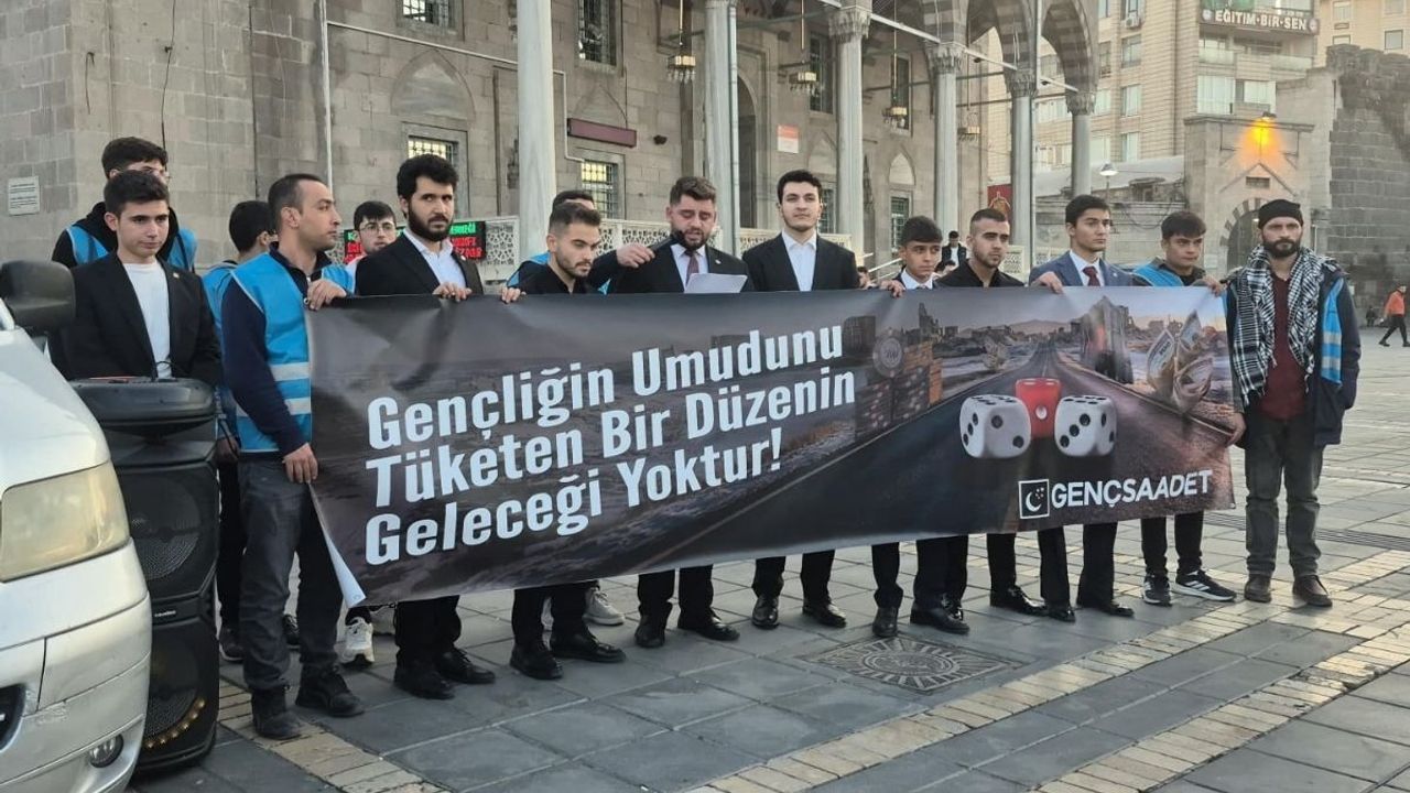 Genç Saadet: Mülakat ve torpil düzeni gençlerimizin alın terini gasp ediyor