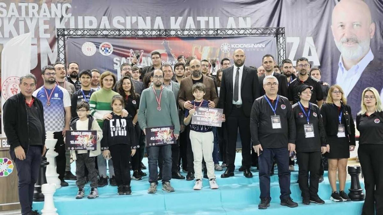 Satranç Türkiye Kupası Kocasinan’da sona erdi: Şampiyonlar belli oldu!