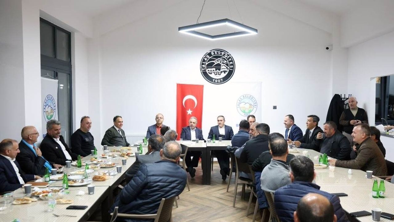 Talas Belediyesi muhtarlar toplantısı Akçakaya’da gerçekleştirildi