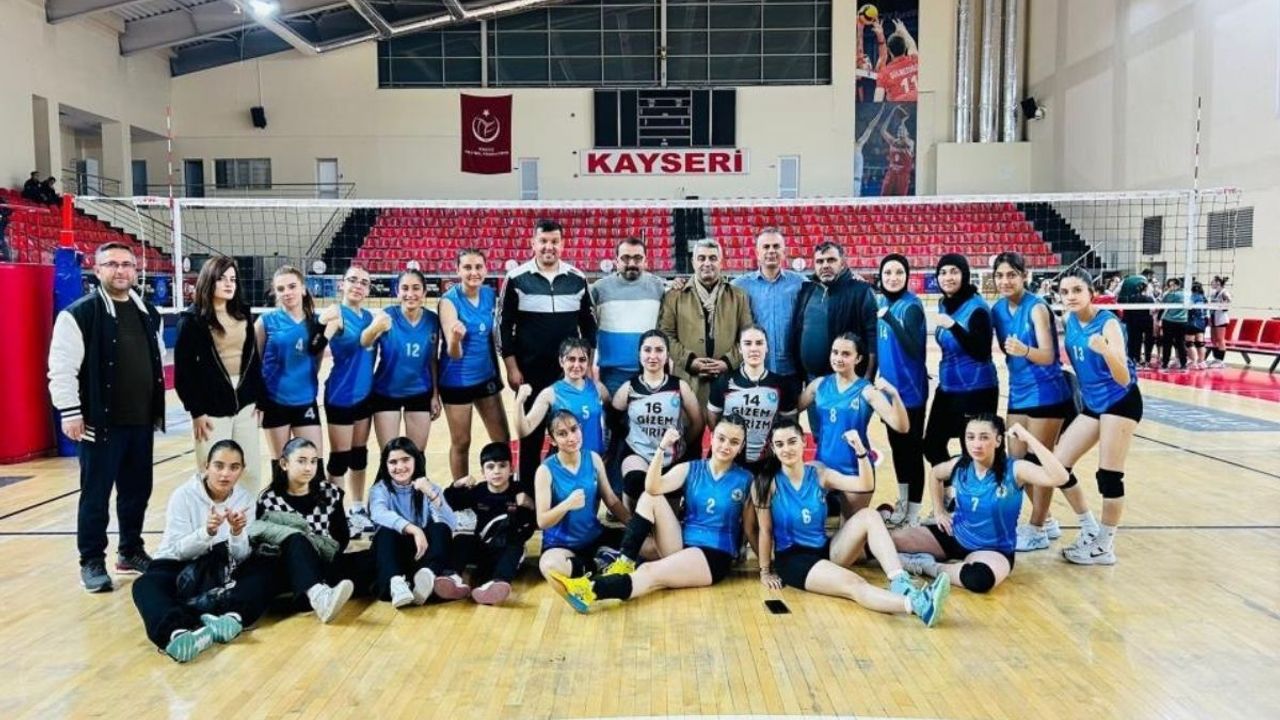 Tomarza Belediyespor Kız Voleybol Takımından net galibiyet