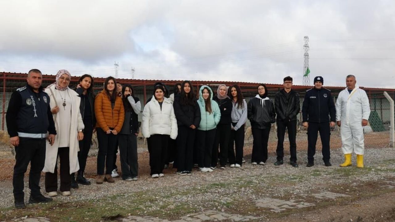 Bünyan Anadolu Lisesi öğrencilerinden sokak hayvanları doğal yaşam alanına ziyaret