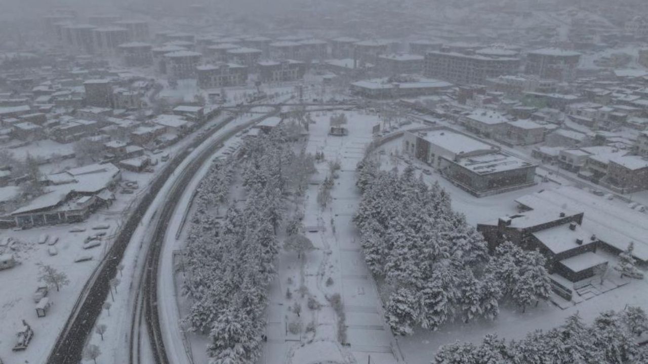 Hacılar’da karla mücadele aralıksız sürüyor