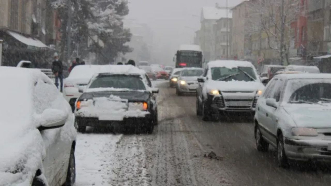 Kayseri’de ki sürücülere uyarı geldi: Kışın dikkat edilmesi gerekenler açıklandı!