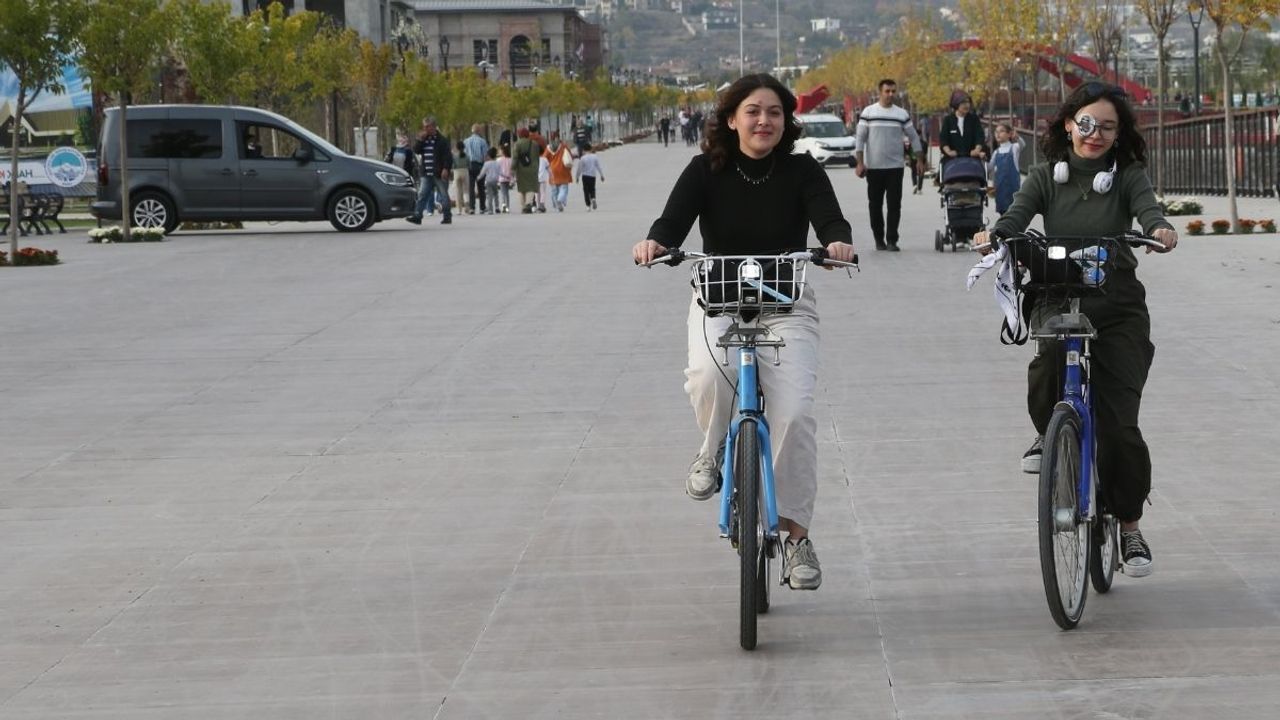 Kayserililer rekora pedal çevirdi: Dünyanın çevresinin 108 kez dolaştılar!