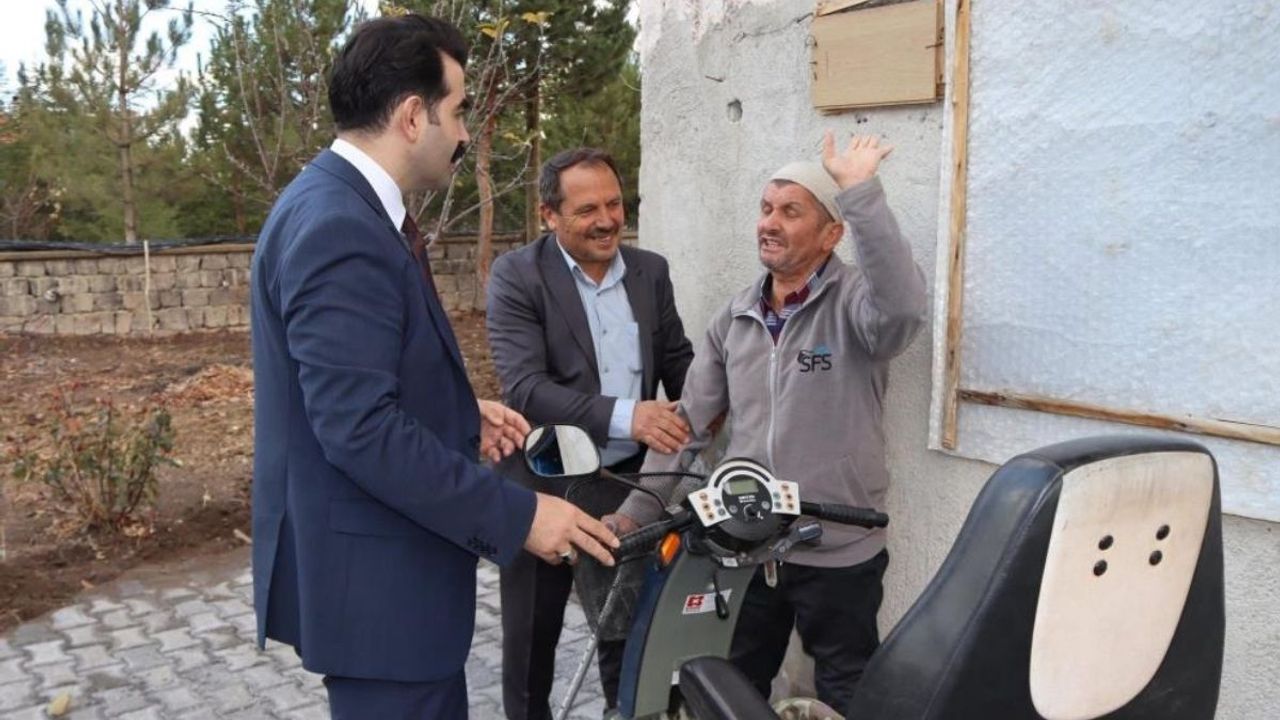 Tomarza Kaymakamı Selim Eser'den Dünya Engelliler Günü'nde anlamlı ziyaret