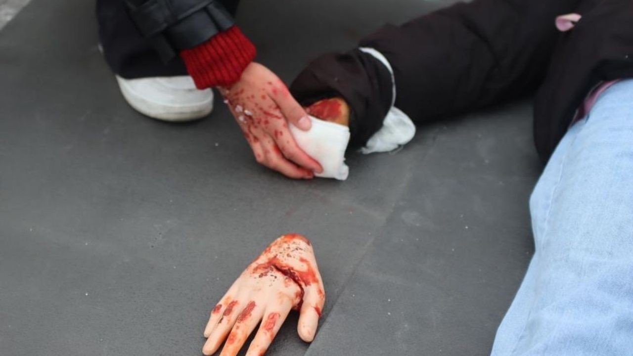 Kayseri'de otobüs kazası tatbikatı film sahnelerini aratmadı