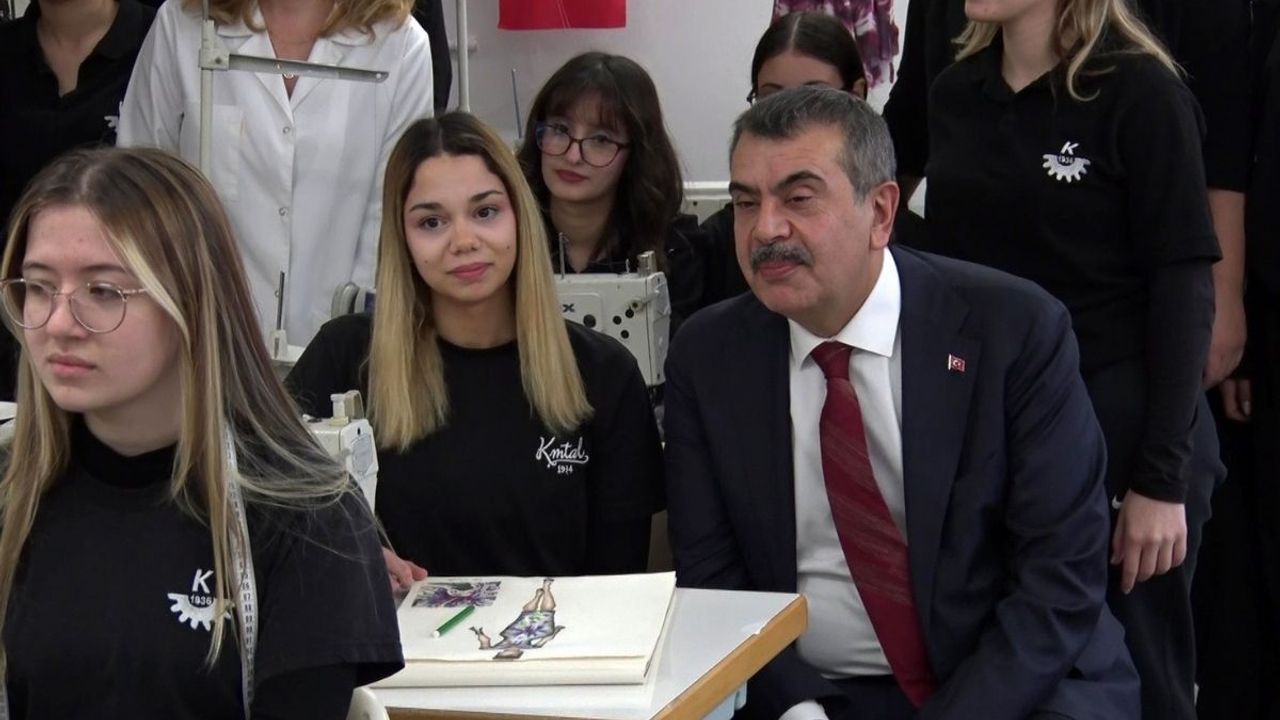 Milli Eğitim Bakanı Tekin: Karar süreçlerini demokratik yürütüyoruz