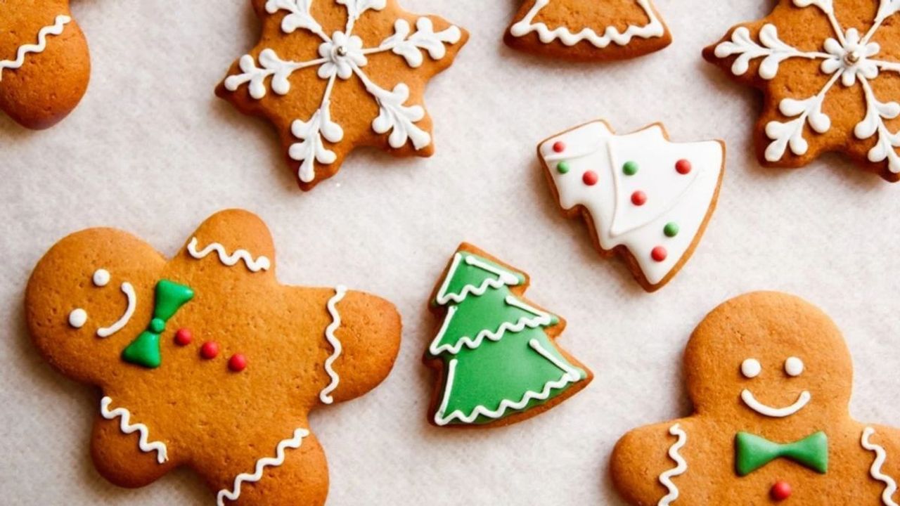 Yılbaşı sofralarına renk katacak Gingerbread kurabiye tarifi açıklandı