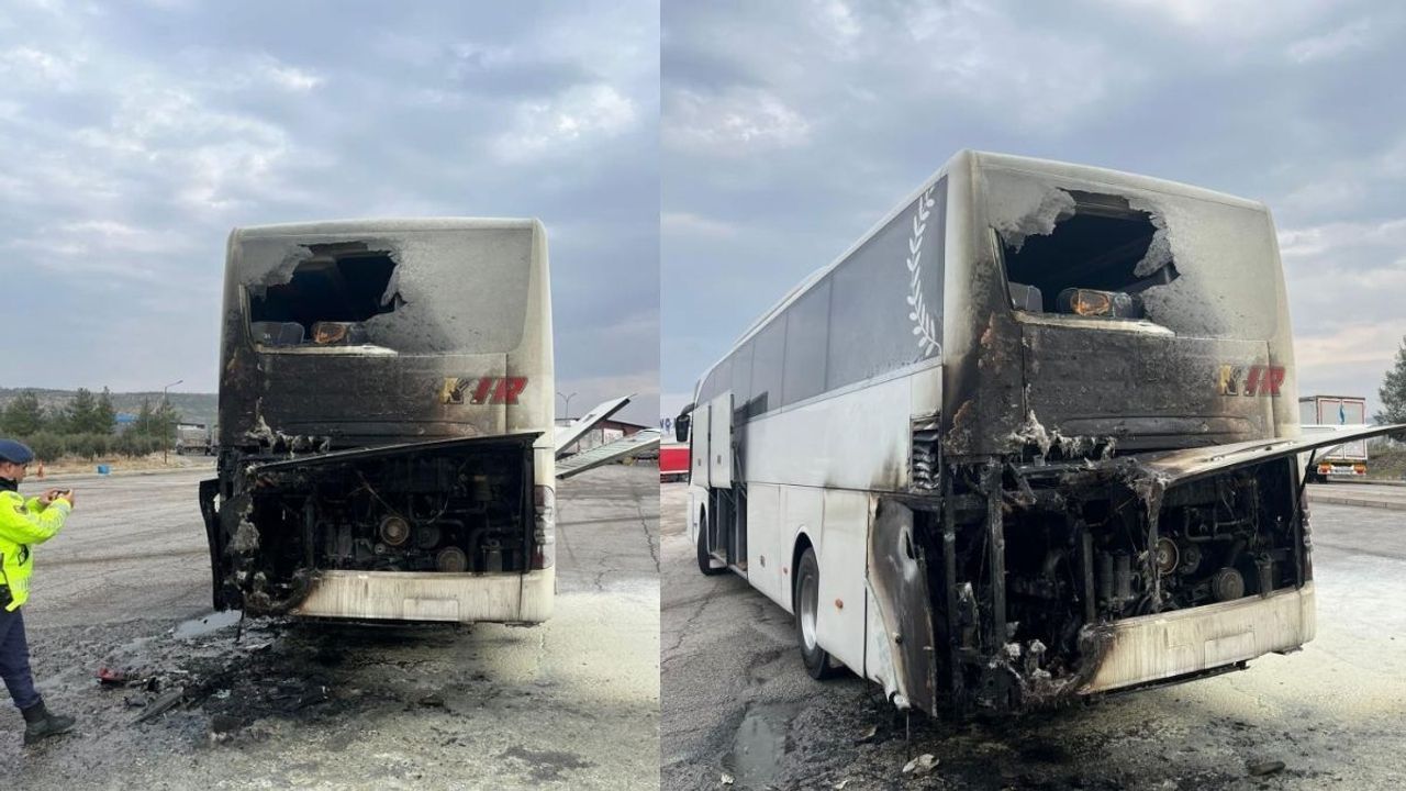Seyir halindeki yolcu otobüsü alev alev yandı!