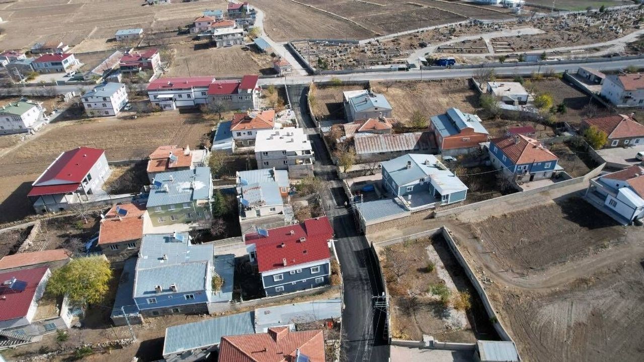 Talas Belediyesi’nden yoğun asfalt yenileme mesaisi