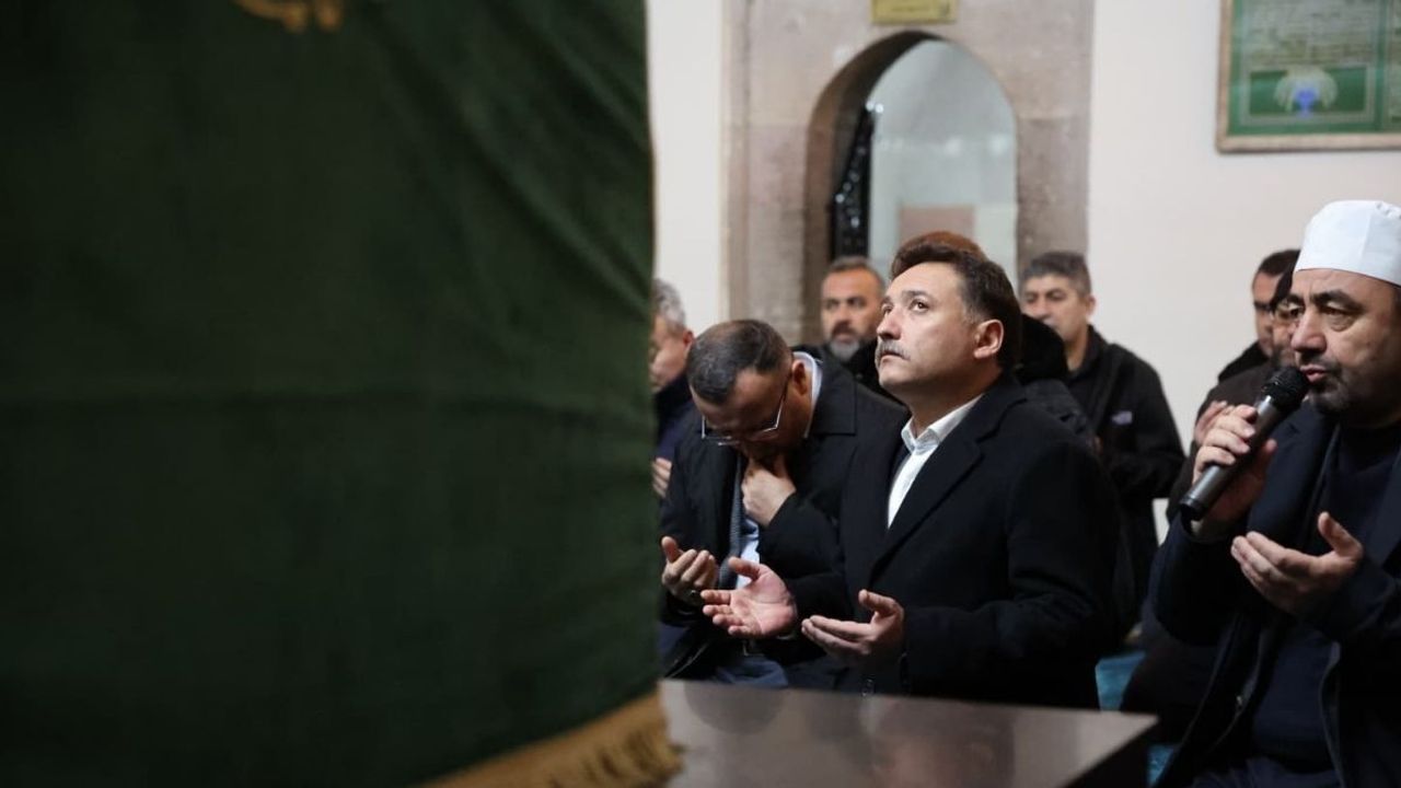 Vali Çiçek, Seyyid Burhaneddin-i Veli Hazretleri’ni rahmetle andı