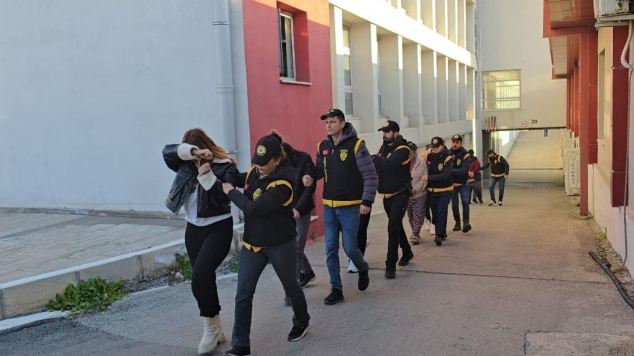 Adana’da masaj salonlarına operasyon! 14 kişi tutuklandı