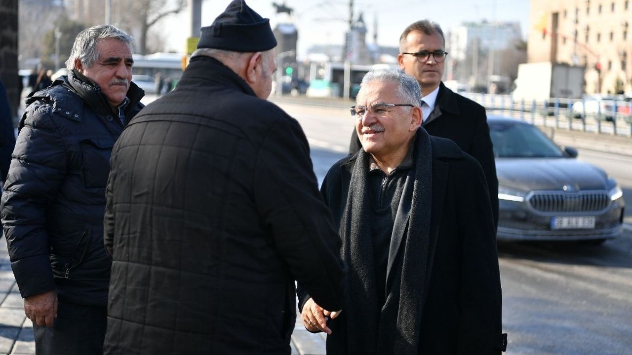 Başkan Büyükkılıç’tan Sivas Caddesi’nde tatlı buluşma