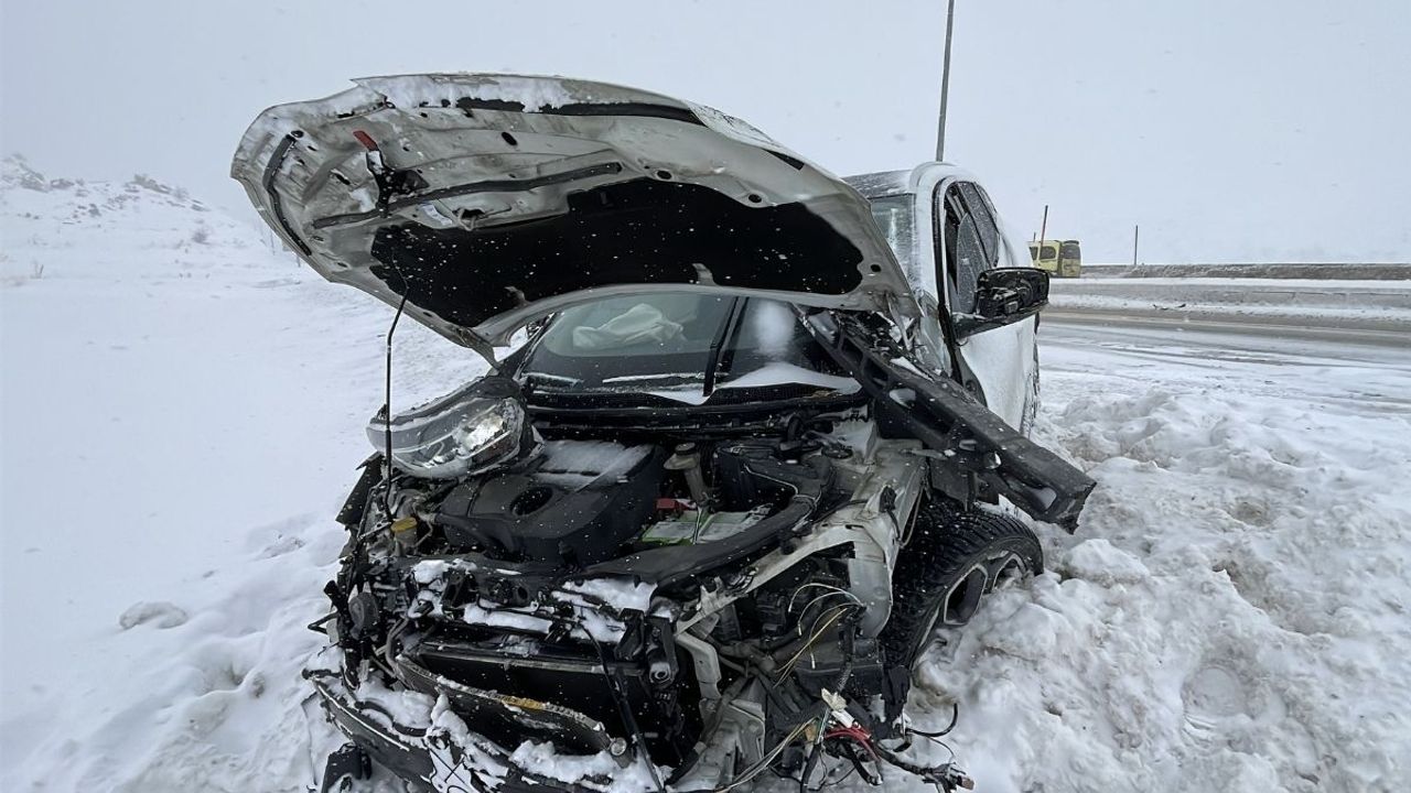 Erciyes Dağı yolunda kaza : Çocuğun durumu ağır