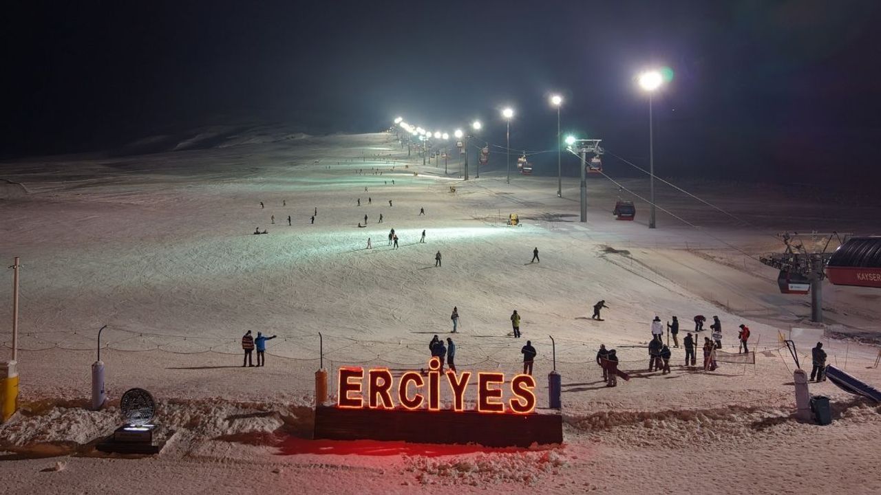Erciyes’in sevilen etkinliği bu gece yeniden başlıyor!