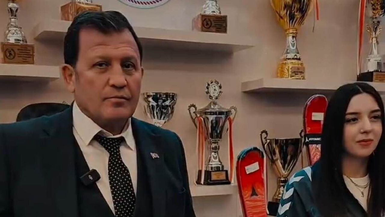 Kayseri Gençlik ve Spor İl Müdürlüğü’nden kayak ve snowboard sporcularına ekipman desteği