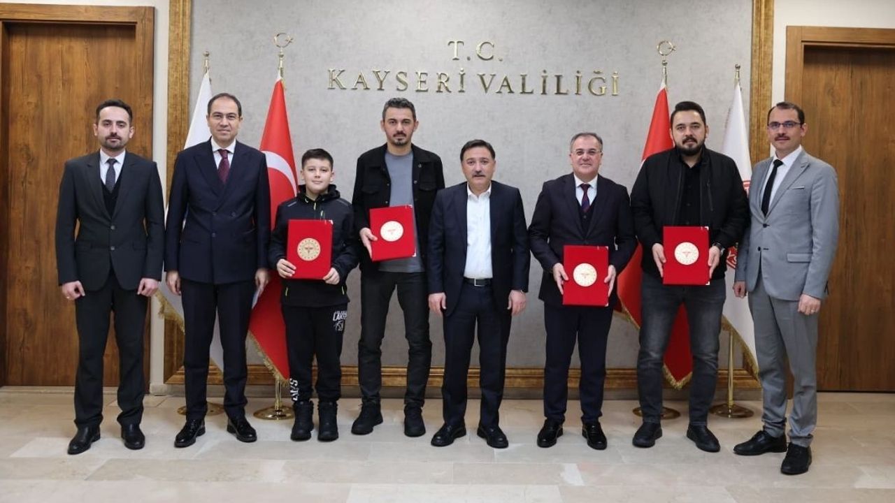 Vali Gökmen Çiçek imzaladı: İncesu ve Hacılar’a Sağlık Merkezleri yolda