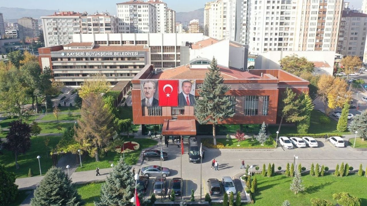Kayseri Büyükşehirden binlerce kişiye çifte destek!