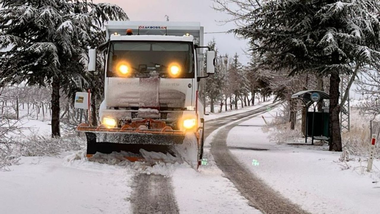 Kayseri’de 10 ilçede kapanan 126 mahalle yolu ulaşıma açıldı