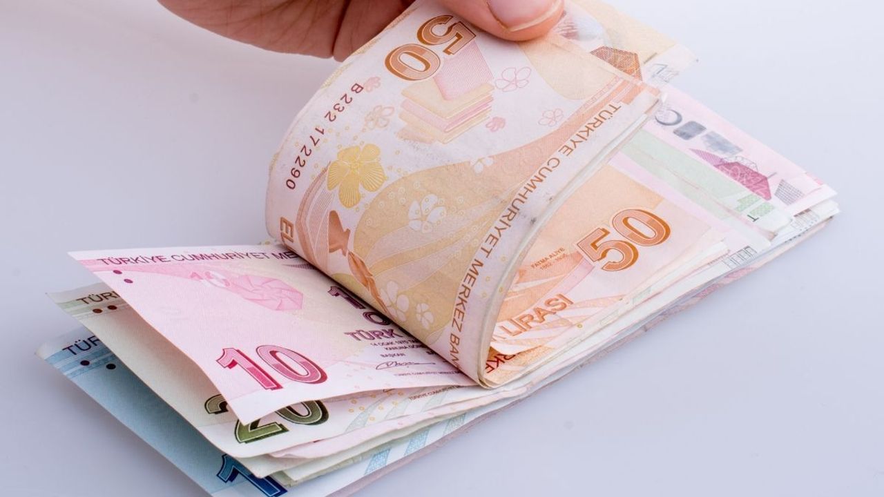 Kayseri’de emekliler geçinemiyor: En düşük emekli maaşı asgari ücret seviyesine çıkarılmalı