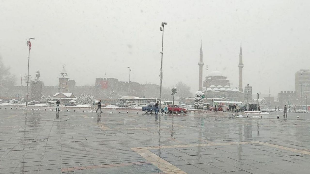Kayseri’de soğuk ve sis etkili! Yurtta hava durumu alarm veriyor