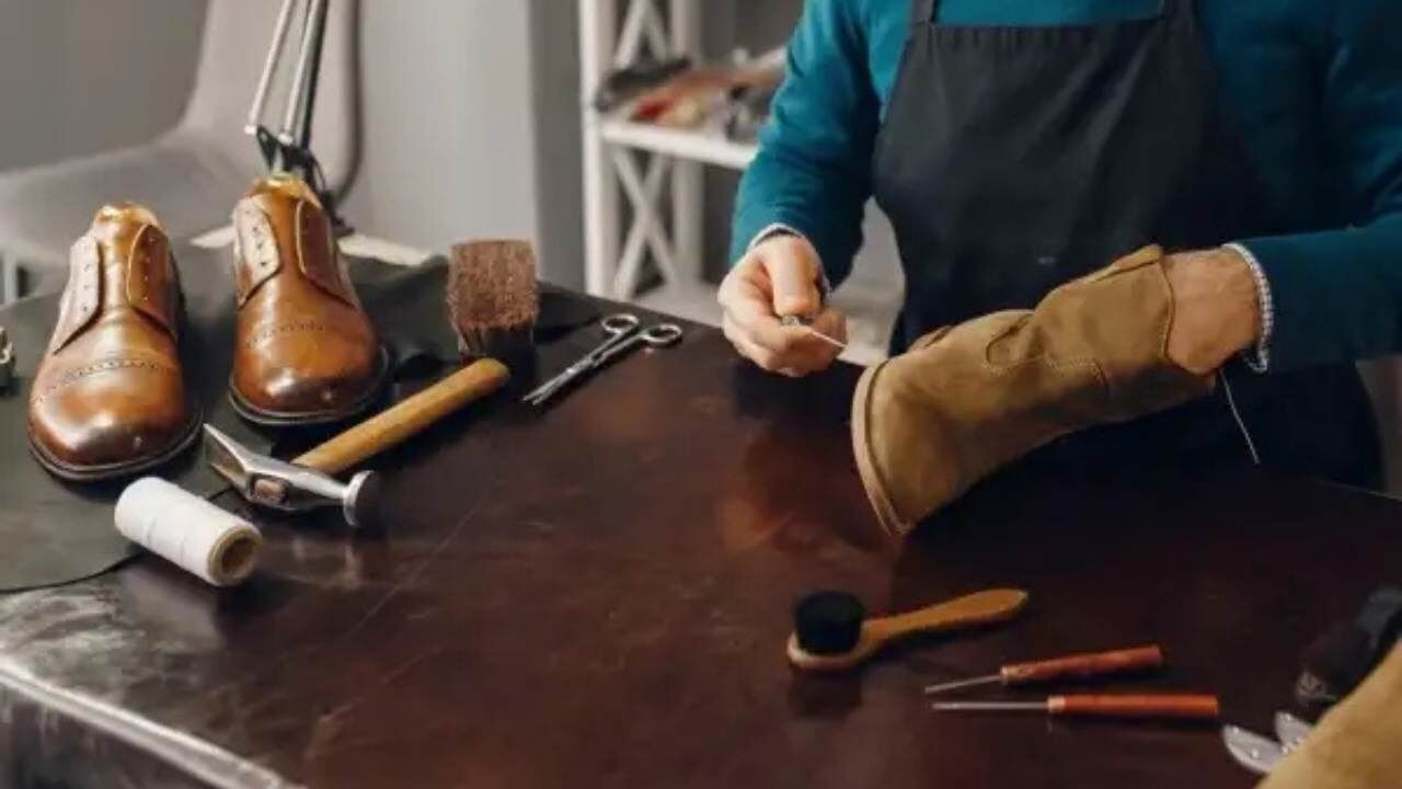 Kayseri’de vatandaş isyan etti: Fiyatlar arttı ayakkabı kalitesi düştü!