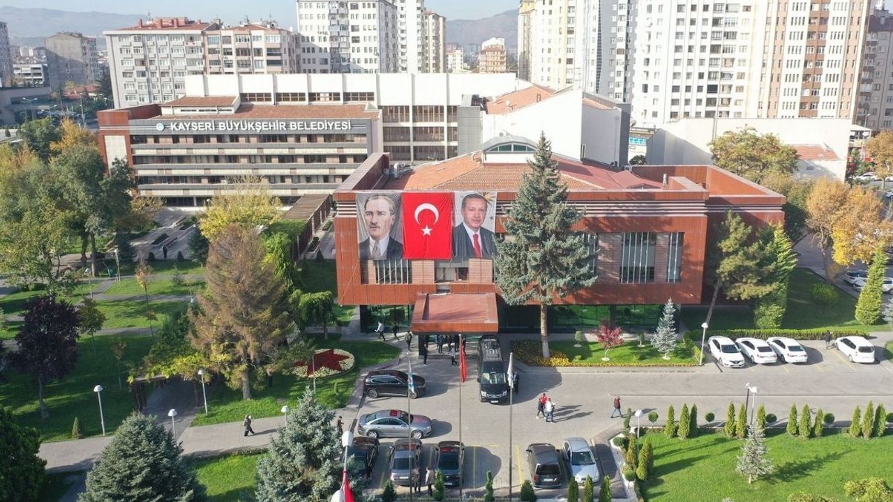 Kayseri Büyükşehir Belediyesi şirketleri 6 Yılda 2 Milyar Lira zarar etti: Kamu kaynakları nasıl harcanıyor?