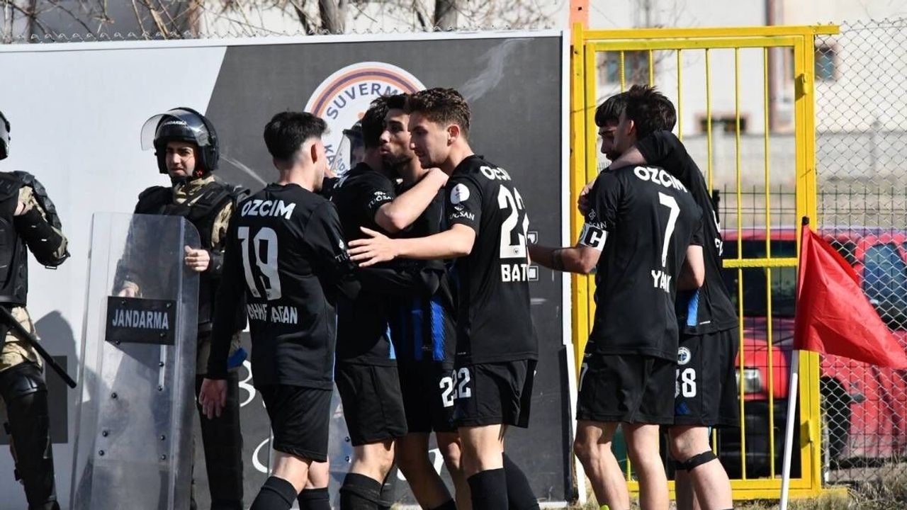 Erciyes 38 FK'da play-off ihtimali tehlikede! Oklar o isme döndü