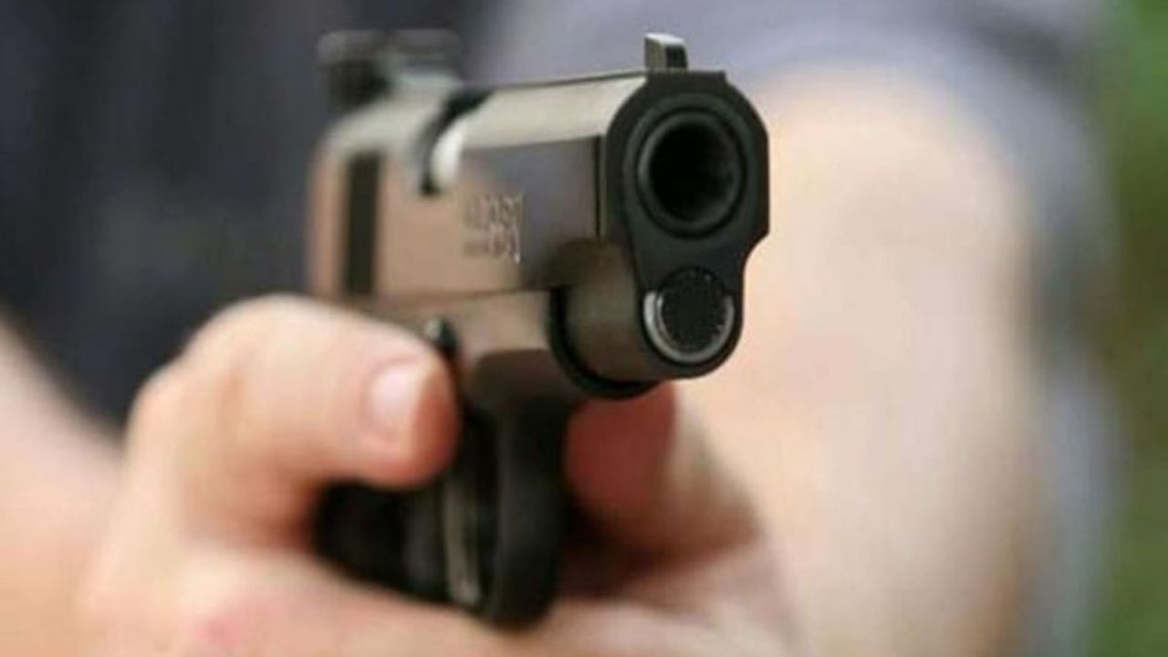 Sokak ortasında alacak verecek kavgasında kan aktı!