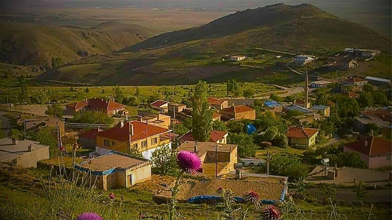 Kayseri'de bir cemaati̇n izinde saklı kalan köy