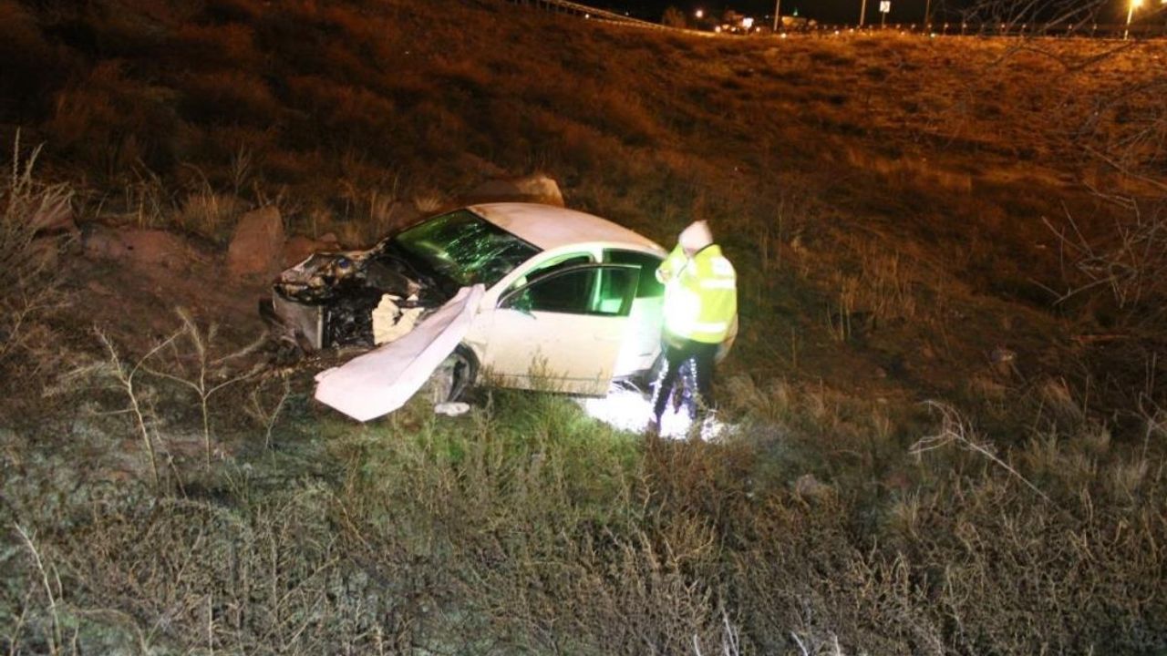 Kayseri’de otomobil uçuruma yuvarlandı: 1 Yaralı