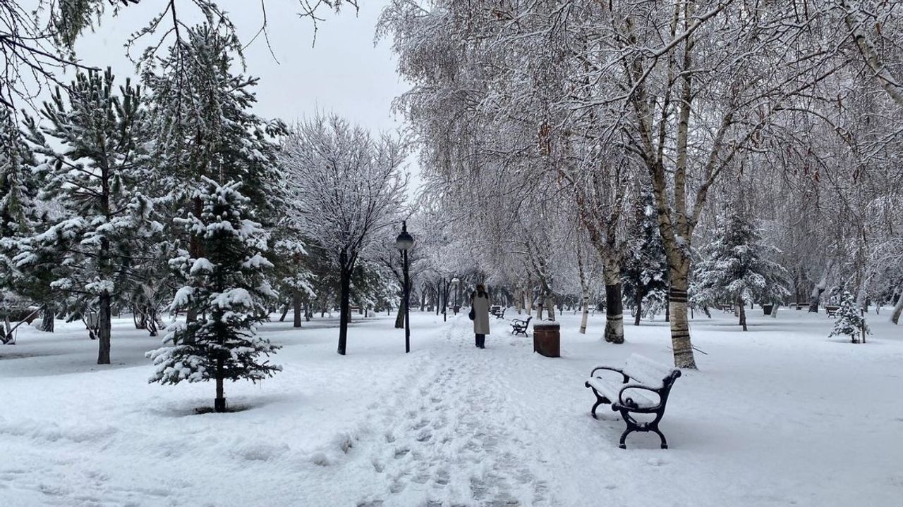 Kayseri’ye kış geri dönüyor! Meteoroloji gün gün uyardı