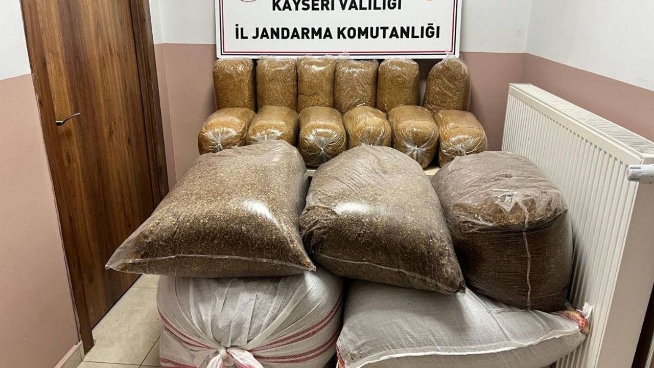 Kayseri’de kaçak tütün operasyonu: Yolcu otobüsünde 600 kilogram tütün ele geçirildi