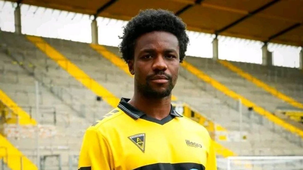 Kayserispor'dan ayrılan Gideon Jung yeni takımının formasını giydi