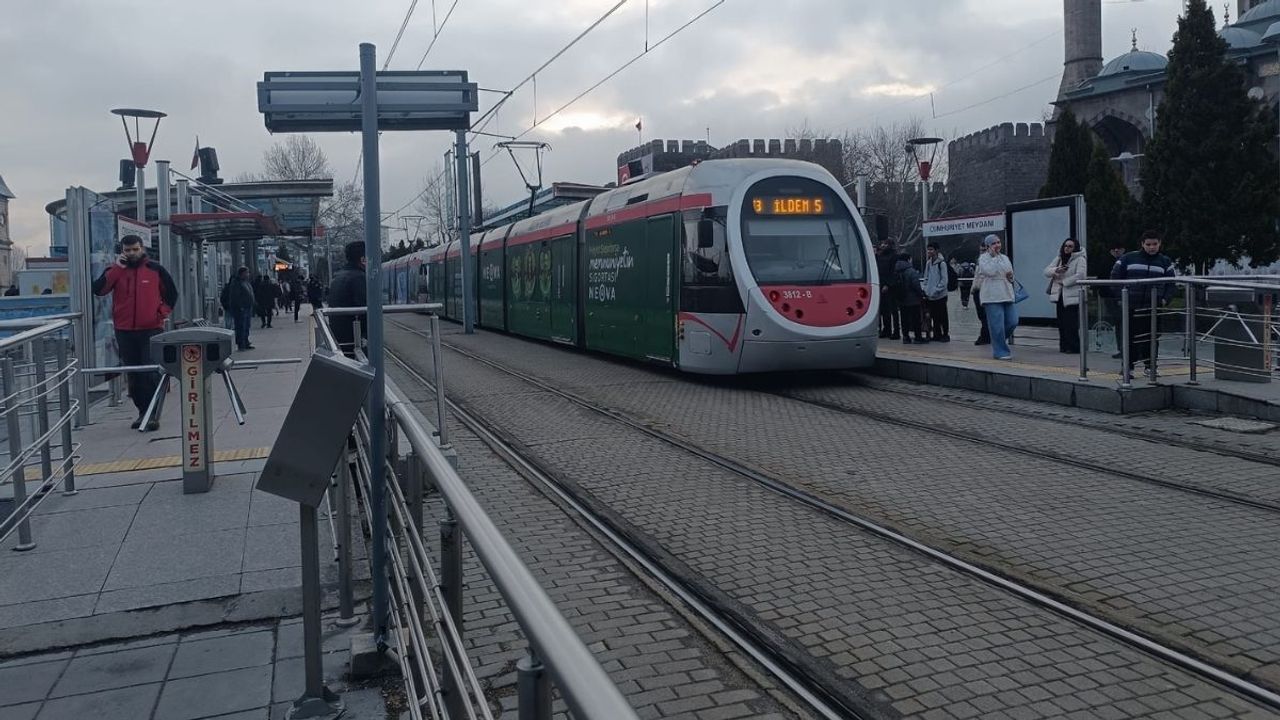Kayseri’de Ramazan’ın ilk günü tramvayda unutulan eşyalara inanamayacaksınız!
