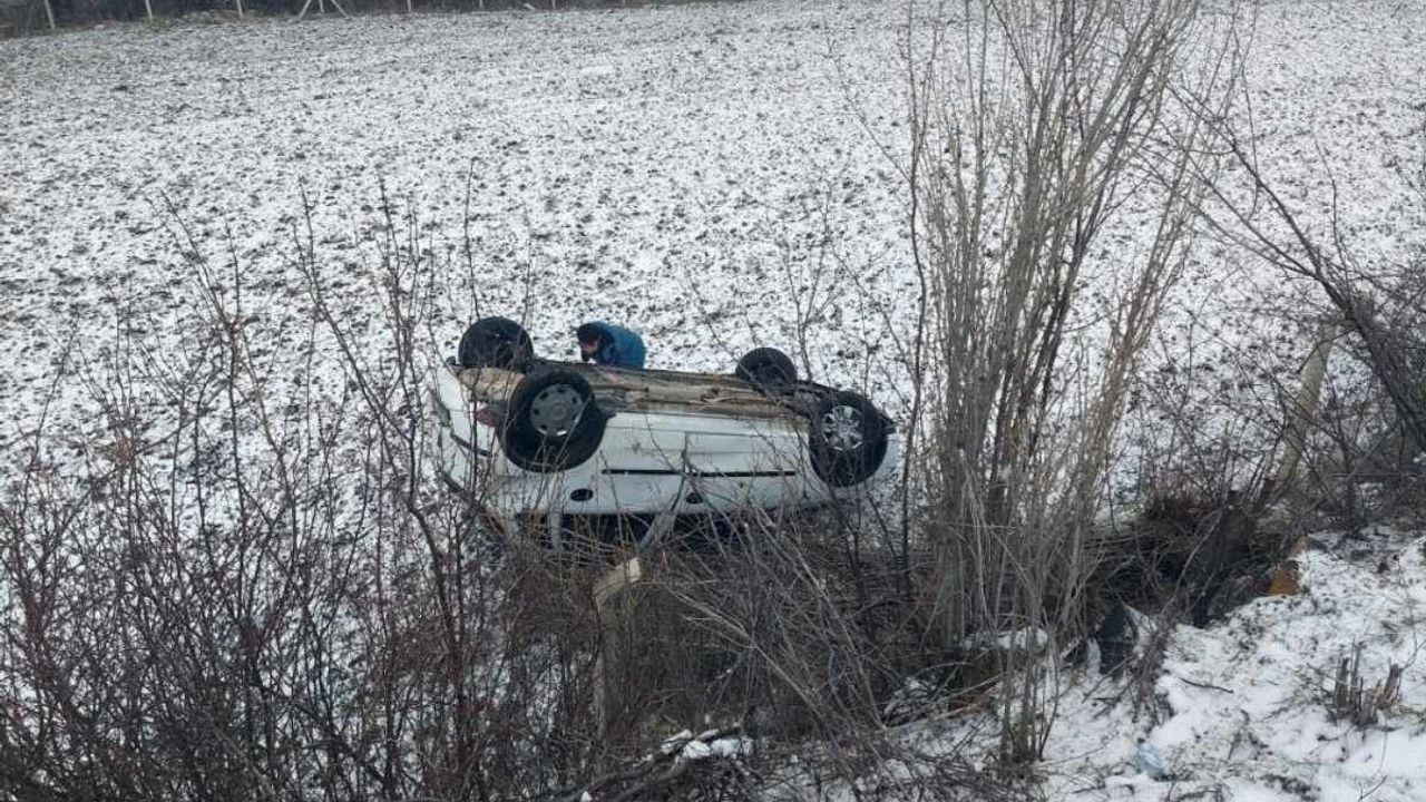 Yozgat’ta otomobil takla attı: Sürücü yaralı