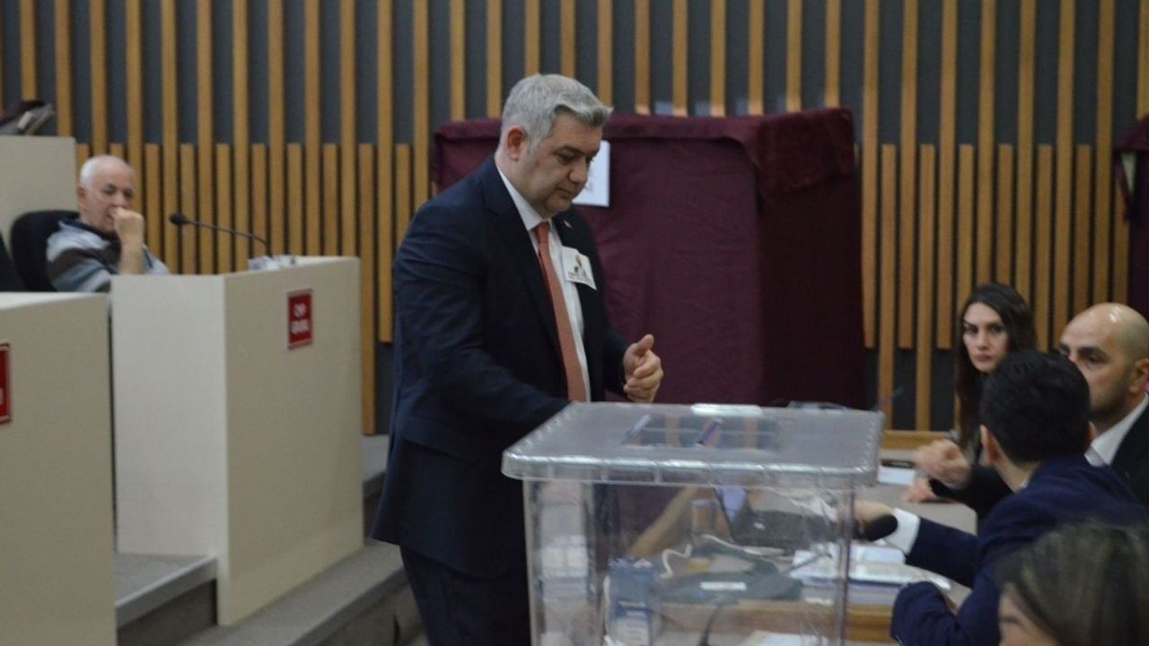 Tanju Özcan’ın yerine Başkanvekili seçildi