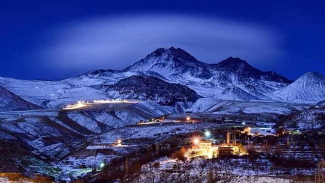Erciyes’ten sevinen haber geldi: Meşaleli gece kayağı Erciyes’i aydınlatacak