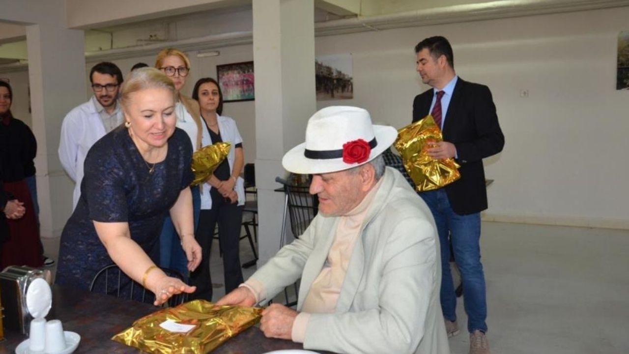 Kayserili kadın doktorlar o akıma katıldı! Yaşlıların yüzünü güldürdü